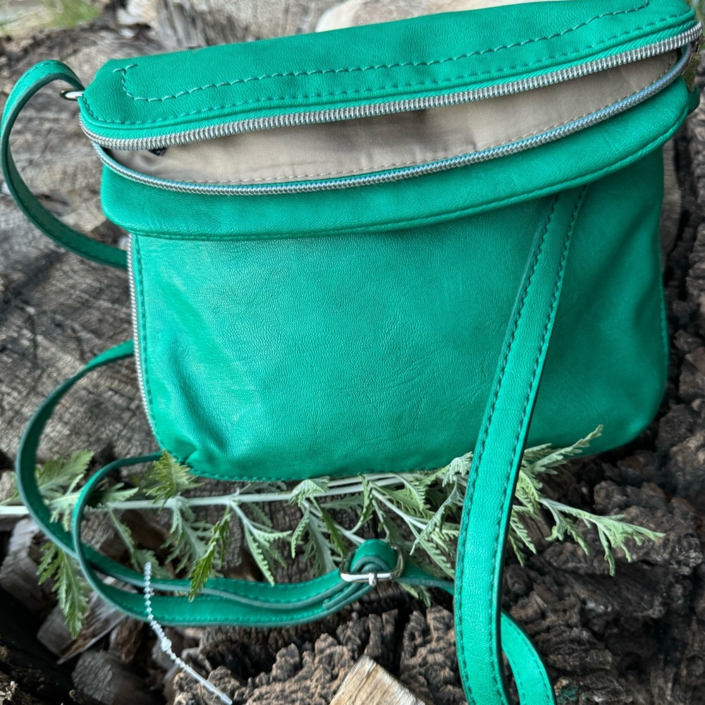 ๐ฐโ๏ธ Relic Crossbody โ๏ธ๐ฐ - Picture 6 of 6